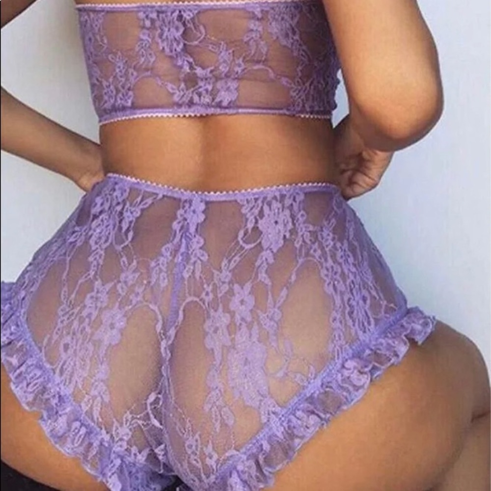 NWT Comfy 2 Piece Lace Set!